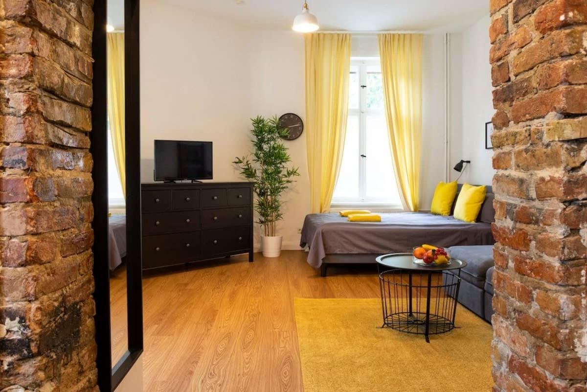 Shabby Chic Self Checkin And Free Street Parking Appartement Berlijn