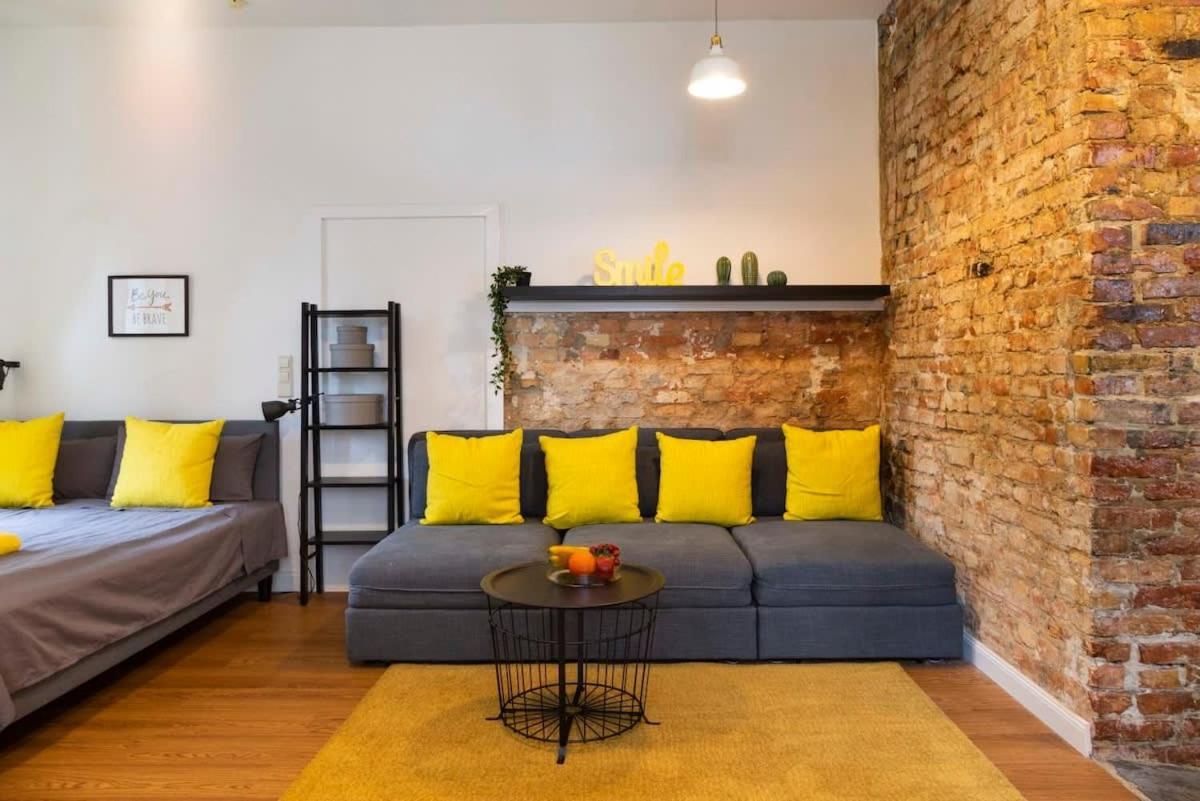 Shabby Chic Self Checkin And Free Street Parking Appartement Berlijn